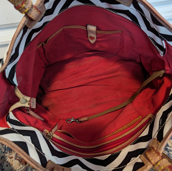 Dooney and Bourke Chevron tote - Picture 4 of 8